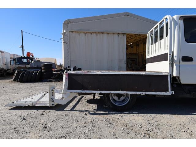 デュトロ 　標準ショート　ダブルキャブ（Ｗキャブ）　ＰＧ　ＥＴＣ　ＡＴ　積載２ｔ　２０１８／７　極東　Ｓ６０１－１ＳＲ　アーム式パワーゲート　最大荷重６００ｋｇ＜平＞２方開　床合板　ロープフックサイド３対　６人乗（17枚目）