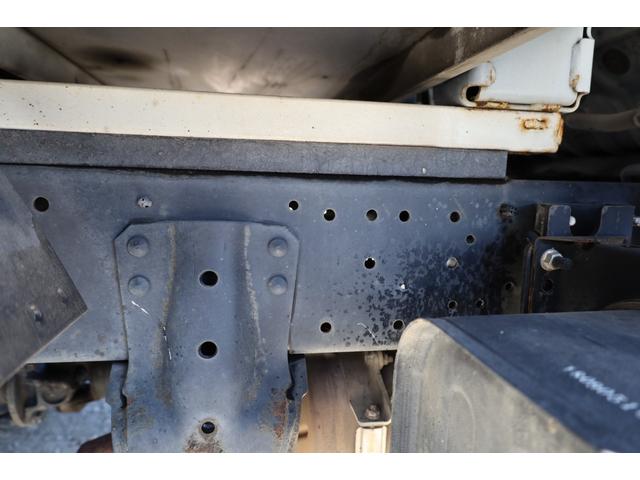 デュトロ 　標準ショート　ダブルキャブ（Ｗキャブ）　ＰＧ　ＥＴＣ　ＡＴ　積載２ｔ　２０１８／７　極東　Ｓ６０１－１ＳＲ　アーム式パワーゲート　最大荷重６００ｋｇ＜平＞２方開　床合板　ロープフックサイド３対　６人乗（20枚目）