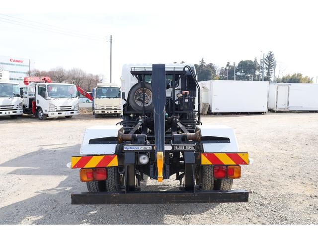 ヒノレンジャー 　新明和製コンテナ専用車　ベッド　メッキ　６ＭＴ　積載３．８５ｔ　２０１４／１０　新明和　ＣＣＡ４４－３０　Ｆ５１０４３８４８１　ツインホイスト　キャブバックステップ（17枚目）