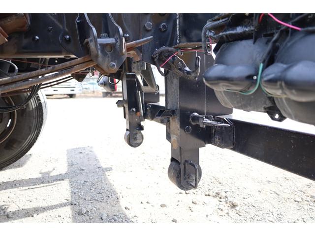 ヒノレンジャー 　新明和製コンテナ専用車　ベッド　メッキ　６ＭＴ　積載３．８５ｔ　２０１４／１０　新明和　ＣＣＡ４４－３０　Ｆ５１０４３８４８１　ツインホイスト　キャブバックステップ（20枚目）