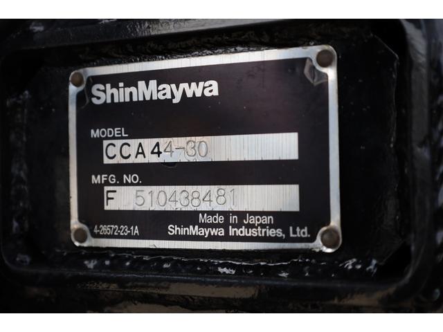 ヒノレンジャー 　新明和製コンテナ専用車　ベッド　メッキ　６ＭＴ　積載３．８５ｔ　２０１４／１０　新明和　ＣＣＡ４４－３０　Ｆ５１０４３８４８１　ツインホイスト　キャブバックステップ（21枚目）