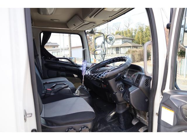 ヒノレンジャー 　新明和製コンテナ専用車　ベッド　メッキ　６ＭＴ　積載３．８５ｔ　２０１４／１０　新明和　ＣＣＡ４４－３０　Ｆ５１０４３８４８１　ツインホイスト　キャブバックステップ（25枚目）