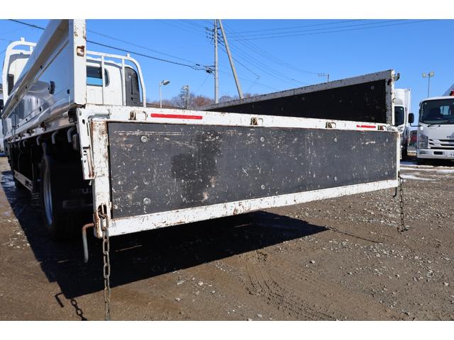 エルフトラック 　ワイド　ロング　総重量５ｔ未満　ＥＴＣ　キーレス　５ＭＴ　３方開　床木製　セイコーラック　内フック３対　ロープフックサイド９対　リア４ヶ　積載２ｔ（17枚目）