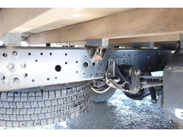 エルフトラック 　ワイド　ロング　総重量５ｔ未満　ＥＴＣ　キーレス　５ＭＴ　３方開　床木製　セイコーラック　内フック３対　ロープフックサイド９対　リア４ヶ　積載２ｔ（22枚目）