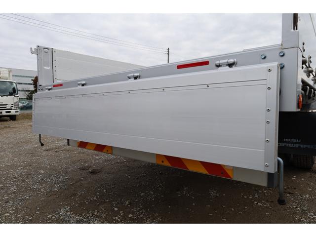 フォワード 　６２標準　ベッド　アルミヒラ　２４０馬力　６ＭＴ　積載３．９トン　＜平＞パブコ　３方開　床木製　セイコーラック　ロープフックサイド１４対　リア３ヶ（15枚目）