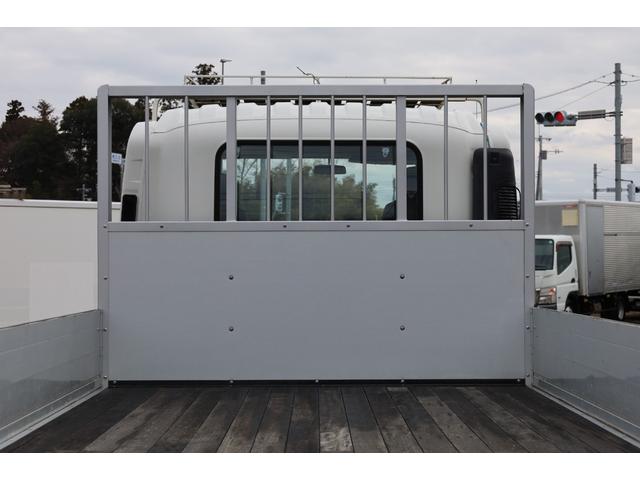 フォワード 　６２標準　ベッド　アルミヒラ　２４０馬力　６ＭＴ　積載３．９トン　＜平＞パブコ　３方開　床木製　セイコーラック　ロープフックサイド１４対　リア３ヶ（18枚目）