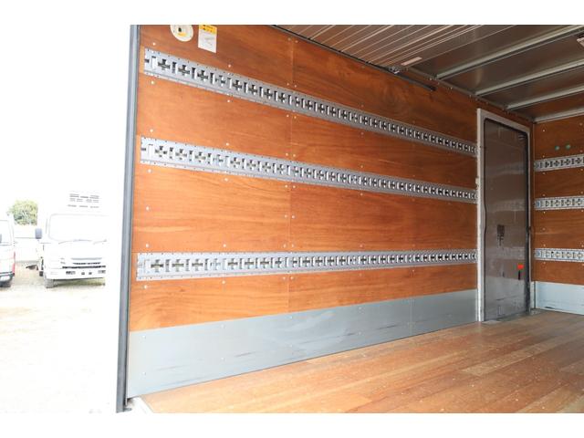 キャンター 　ワイドロング　カスタム　サイドドア　メッキ（グリル、フロントバンパー）　キーレス　積載２トン　パブコ　５７６Ｎ８５８７　Ｒ扉シャッター　Ｓ扉スライド　ラッシング３段　床木製（13枚目）