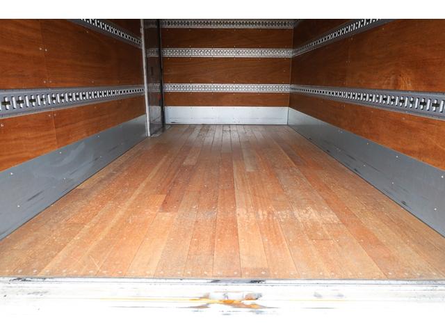 キャンター 　ワイドロング　カスタム　サイドドア　メッキ（グリル、フロントバンパー）　キーレス　積載２トン　パブコ　５７６Ｎ８５８７　Ｒ扉シャッター　Ｓ扉スライド　ラッシング３段　床木製（16枚目）