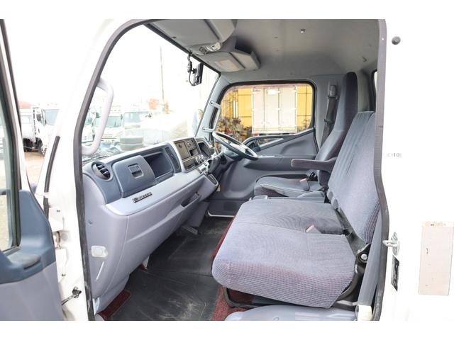 キャンター 　ワイドロング　カスタム　サイドドア　メッキ（グリル、フロントバンパー）　キーレス　積載２トン　パブコ　５７６Ｎ８５８７　Ｒ扉シャッター　Ｓ扉スライド　ラッシング３段　床木製（28枚目）