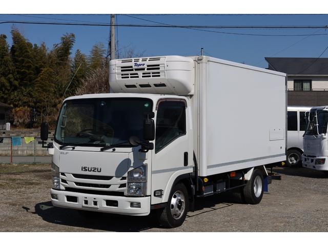 エルフトラック 　ワイドロング　－５℃冷蔵　スムーサーＥＸ　バックカメラ　キーレス　１５０馬力　積載２．９５トン　２０１９／８　Ｒ扉観音３枚　床ステンレス　移動式カーテン断熱材　サイド５５ｍｍ、リア４５ｍｍ　東プレ（2枚目）