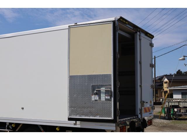 フォワード 59ワイド 東プレ-30℃設定 増トン ベッド 格納ゲート 6MT バックカメラ メッキ ステン 積載4.9トン サイドドア キーストン 90度ストッパー 断熱材 サイド75mm リア75mm(13枚目)
