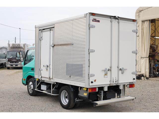 　標準１０尺　３，１５０×１，７８０×１，８１０　ショート　バックカメラ　アルミバン　積載３トン　６速ＭＴ　日本フルハーフ　リア扉観音　両側サイド扉　９０度ストッパー　ラッシング２段　床ステンレス張り（画像4）