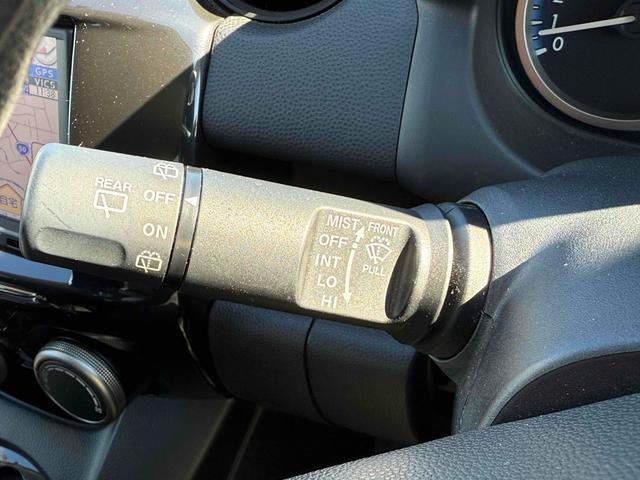 デミオ １３－スカイアクティブ　バックカメラ　ナビ　ＴＶ　キーレスエントリー　アイドリングストップ　電動格納ミラー　ＣＶＴ　衝突安全ボディ　ＡＢＳ　ＥＳＣ　ＣＤ　ＵＳＢ　エアコン　パワーステアリング　パワーウィンドウ（8枚目）