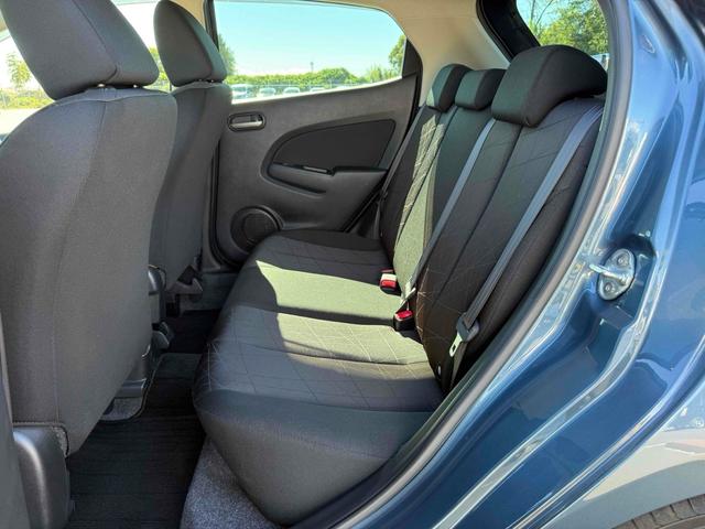 デミオ １３－スカイアクティブ　バックカメラ　ナビ　ＴＶ　キーレスエントリー　アイドリングストップ　電動格納ミラー　ＣＶＴ　衝突安全ボディ　ＡＢＳ　ＥＳＣ　ＣＤ　ＵＳＢ　エアコン　パワーステアリング　パワーウィンドウ（11枚目）