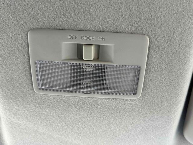 デミオ １３－スカイアクティブ　バックカメラ　ナビ　ＴＶ　キーレスエントリー　アイドリングストップ　電動格納ミラー　ＣＶＴ　衝突安全ボディ　ＡＢＳ　ＥＳＣ　ＣＤ　ＵＳＢ　エアコン　パワーステアリング　パワーウィンドウ（28枚目）