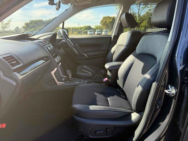 フォレスター Ｓ－リミテッド　４ＷＤ　ドライブレコーダー　ＥＴＣ　バックカメラ　オートクルーズコントロール　レーンアシスト　衝突被害軽減システム　ナビ　ＴＶ　オートライト　ＬＥＤヘッドランプ　ヘッドライトウォッシャー（16枚目）