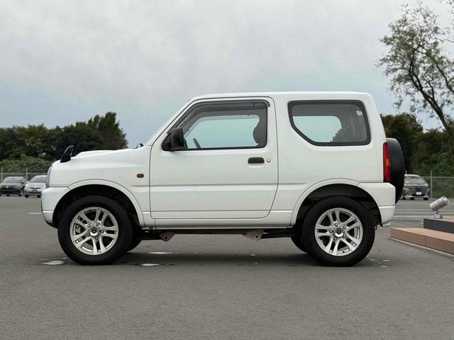 ジムニー ＸＧ　４ＷＤ　ドライブレコーダー　ＥＴＣ　キーレスエントリー　ＭＴ　ＡＢＳ　ＣＤ　アルミホイール　衝突安全ボディ　エアコン　パワーウィンドウ（16枚目）