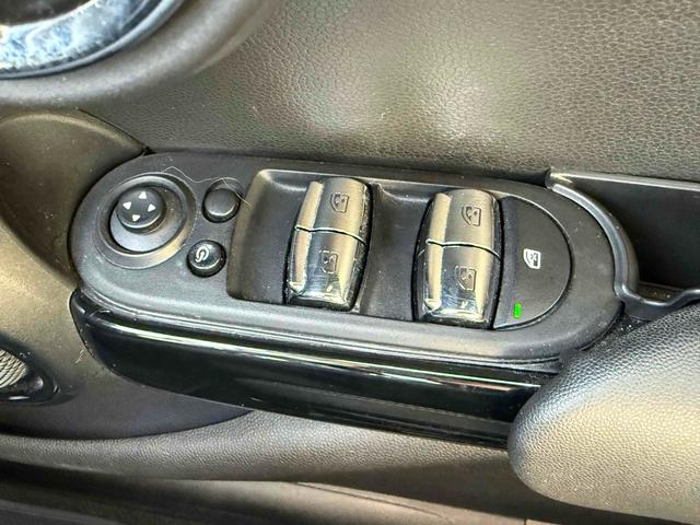 パワーウィンドウ付き☆運転席で全部の窓を開閉することが可能！！快適にドライブをお楽しみいただけます☆