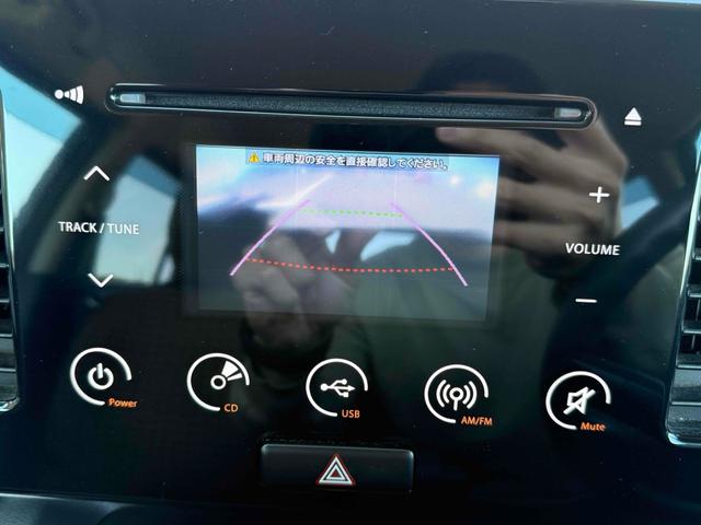 モコ Ｘ　バックカメラ　スマートキー　電動格納ミラー　ベンチシート　ＣＶＴ　盗難防止システム　ＡＢＳ　ＣＤ　ＵＳＢ　衝突安全ボディ　エアコン　パワーステアリング　パワーウィンドウ（3枚目）