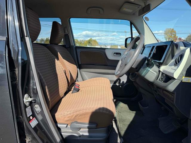 モコ Ｘ　バックカメラ　スマートキー　電動格納ミラー　ベンチシート　ＣＶＴ　盗難防止システム　ＡＢＳ　ＣＤ　ＵＳＢ　衝突安全ボディ　エアコン　パワーステアリング　パワーウィンドウ（10枚目）