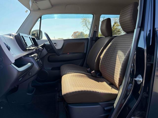 モコ Ｘ　バックカメラ　スマートキー　電動格納ミラー　ベンチシート　ＣＶＴ　盗難防止システム　ＡＢＳ　ＣＤ　ＵＳＢ　衝突安全ボディ　エアコン　パワーステアリング　パワーウィンドウ（11枚目）