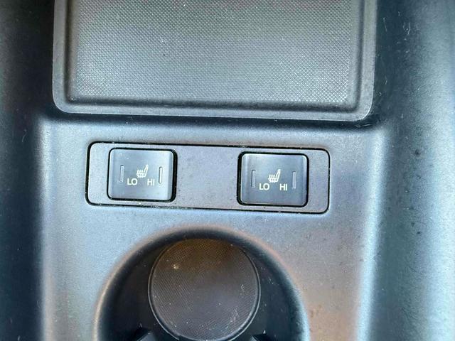 プリウス Sツーリングセレクション ETC レーンアシスト オートクルーズコントロール 衝突被害軽減システム バックカメラ ナビ アルミホイール オートマチックハイビーム オートライト LEDヘッドランプ CVT シートヒーター(8枚目)