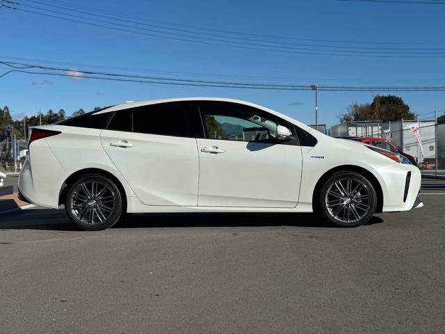 プリウス Sツーリングセレクション ETC レーンアシスト オートクルーズコントロール 衝突被害軽減システム バックカメラ ナビ アルミホイール オートマチックハイビーム オートライト LEDヘッドランプ CVT シートヒーター(14枚目)