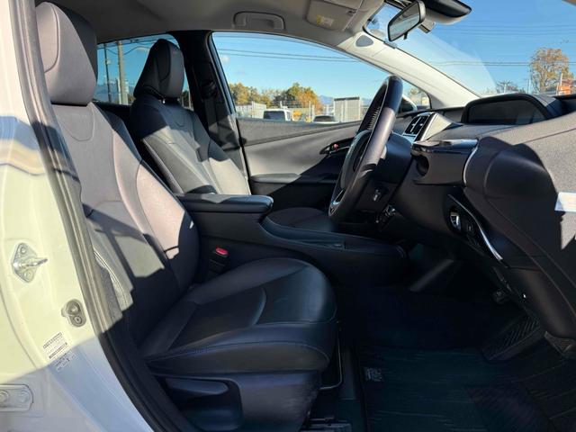 プリウス Sツーリングセレクション ETC レーンアシスト オートクルーズコントロール 衝突被害軽減システム バックカメラ ナビ アルミホイール オートマチックハイビーム オートライト LEDヘッドランプ CVT シートヒーター(21枚目)