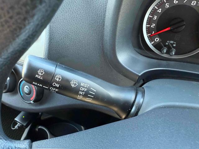 ヴィッツ F ナビ TV アルミホイール キーレスエントリー アイドリングストップ 電動格納ミラー CVT 衝突安全ボディ ABS ESC Bluetooth エアコン パワーステアリング(9枚目)