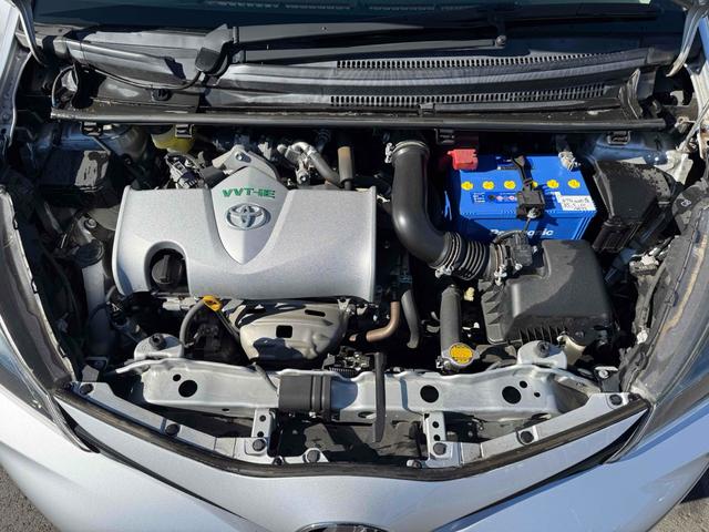 ヴィッツ F ナビ TV アルミホイール キーレスエントリー アイドリングストップ 電動格納ミラー CVT 衝突安全ボディ ABS ESC Bluetooth エアコン パワーステアリング(19枚目)