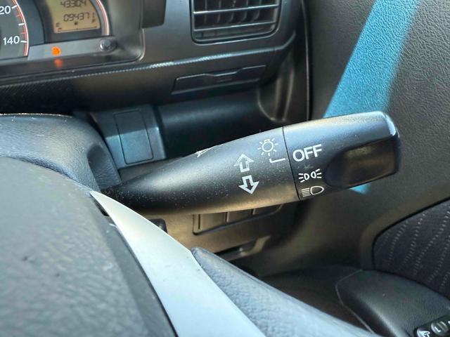 ゼストスパーク W HID スマートキー 電動格納ミラー ベンチシート AT 盗難防止システム ABS CD USB アルミホイール 衝突安全ボディ エアコン パワーステアリング パワーウィンドウ(7枚目)