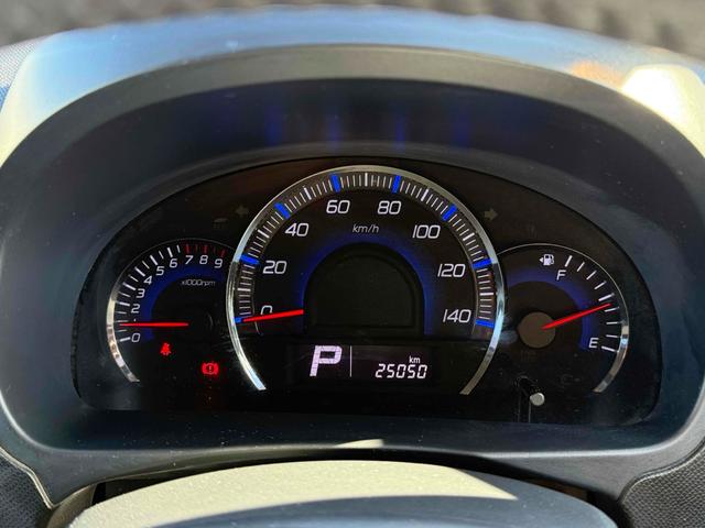 ワゴンRスティングレー X HID スマートキー 電動格納ミラー ベンチシート CVT 盗難防止システム ABS CD アルミホイール 衝突安全ボディ エアコン パワーステアリング パワーウィンドウ(27枚目)