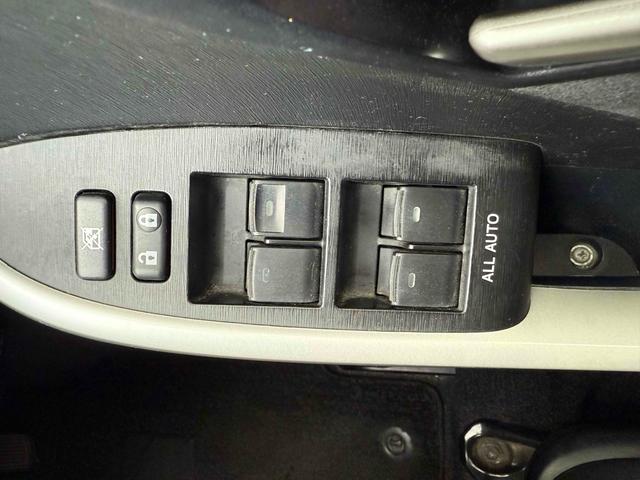 プリウス S ETC オートクルーズコントロール バックカメラ ナビ TV アルミホイール オートライト HID CVT スマートキー 電動格納ミラー 盗難防止システム 衝突安全ボディ ABS エアコン(11枚目)