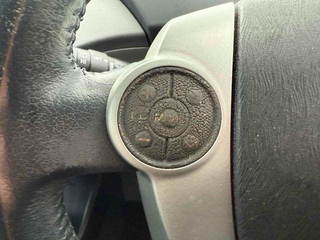 プリウス S ETC オートクルーズコントロール バックカメラ ナビ TV アルミホイール オートライト HID CVT スマートキー 電動格納ミラー 盗難防止システム 衝突安全ボディ ABS エアコン(24枚目)