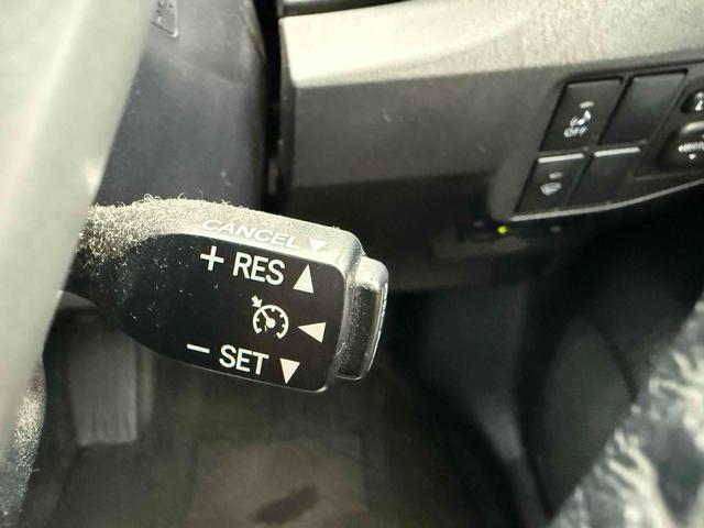 プリウス S ETC オートクルーズコントロール バックカメラ ナビ TV アルミホイール オートライト HID CVT スマートキー 電動格納ミラー 盗難防止システム 衝突安全ボディ ABS エアコン(25枚目)