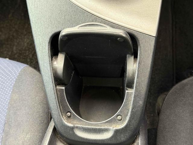 プリウス S ETC オートクルーズコントロール バックカメラ ナビ TV アルミホイール オートライト HID CVT スマートキー 電動格納ミラー 盗難防止システム 衝突安全ボディ ABS エアコン(29枚目)