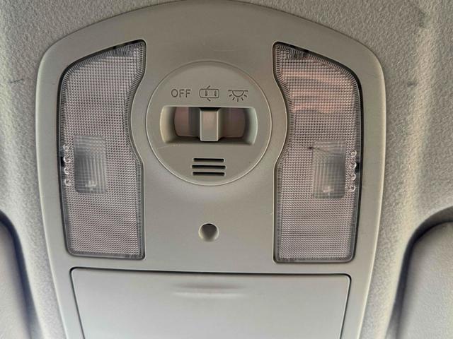 プリウス S ETC オートクルーズコントロール バックカメラ ナビ TV アルミホイール オートライト HID CVT スマートキー 電動格納ミラー 盗難防止システム 衝突安全ボディ ABS エアコン(32枚目)