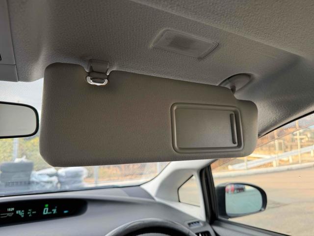 プリウス S ETC オートクルーズコントロール バックカメラ ナビ TV アルミホイール オートライト HID CVT スマートキー 電動格納ミラー 盗難防止システム 衝突安全ボディ ABS エアコン(33枚目)
