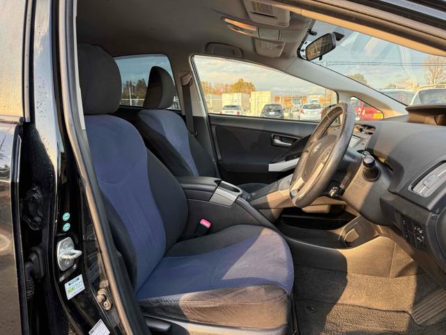 プリウス S ETC オートクルーズコントロール バックカメラ ナビ TV アルミホイール オートライト HID CVT スマートキー 電動格納ミラー 盗難防止システム 衝突安全ボディ ABS エアコン(34枚目)