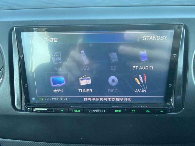 ルクラカスタム ＲＳ　ナビ　ＴＶ　ＨＩＤ　スマートキー　電動格納ミラー　ＣＶＴ　盗難防止システム　ＡＢＳ　ＣＤ　ＵＳＢ　Ｂｌｕｅｔｏｏｔｈ　アルミホイール　衝突安全ボディ　エアコン　パワーステアリング　パワーウィンドウ（9枚目）