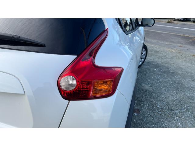 ジューク 15RX タイプV ETC バックカメラ ナビ オートライト スマートキー 電動格納ミラー CVT 盗難防止システム 衝突安全ボディ ミュージックプレイヤー接続可 ABS エアコン パワーステアリング パワーウィンドウ(17枚目)