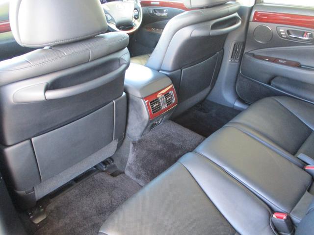 LS LS460 バージョンU Iパッケージ 後期仕様 サンルーフ 黒革シート シートヒーター&クーラー アルカンターラルーフライニング エアサスコントローラー LEDヘッドライト 純正ナビTV バックカメラ ETC リアサンシェード 当店買取車(48枚目)