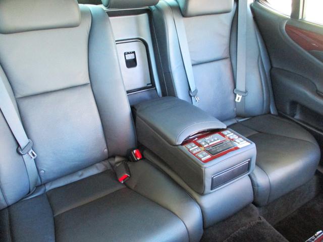 LS LS460 バージョンU Iパッケージ 後期仕様 サンルーフ 黒革シート シートヒーター&クーラー アルカンターラルーフライニング エアサスコントローラー LEDヘッドライト 純正ナビTV バックカメラ ETC リアサンシェード 当店買取車(51枚目)