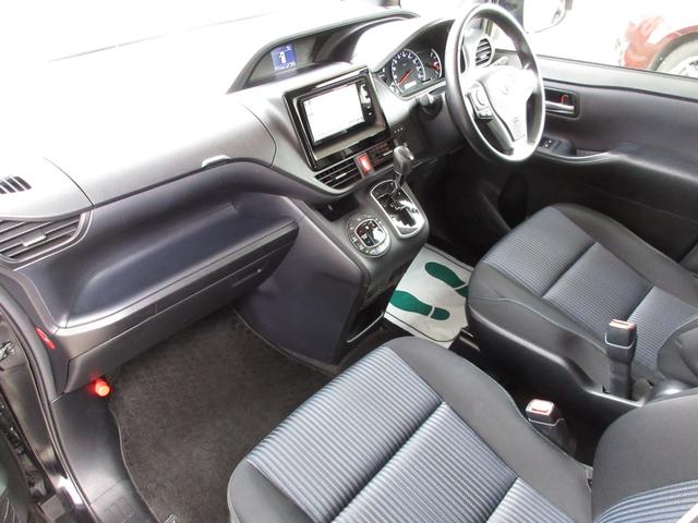 ヴォクシー ＺＳ　両側パワースライドドア　ＬＥＤヘッドライト　ナビ　フルセグＴＶ　バックカメラ　Ｂｌｕｅｔｏｏｔｈオーディオ対応　７人乗り　スマートキー　プッシュスタート　ＥＴＣ　タイミングチェーン　当店買取車（32枚目）