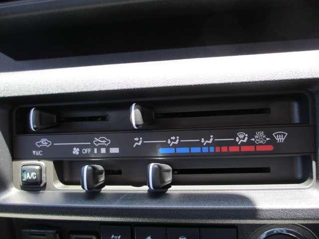 ハイゼットトラック ローダンプ　電動式ローダンプ・ラジオ・ＬＥＤ省力パック搭載フロントシェルフ・ラバーマット・バイザー付き（20枚目）