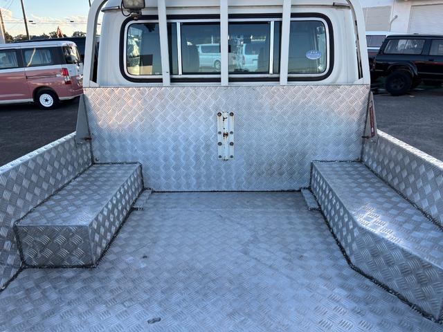 ランドクルーザー70 ピックアップ ランクル70/ランクル79/ユーザー買取車/30thアニバーサリーピックアップ/ガソリン/5MT/ETC/BFグッドリッチKO3ATタイヤ(2365/85R16)/社外16AW(9枚目)