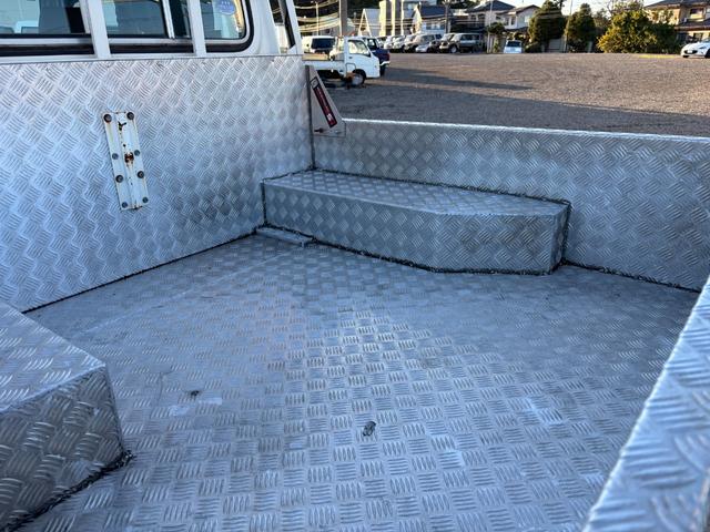 ランドクルーザー70 ピックアップ ランクル70/ランクル79/ユーザー買取車/30thアニバーサリーピックアップ/ガソリン/5MT/ETC/BFグッドリッチKO3ATタイヤ(2365/85R16)/社外16AW(10枚目)