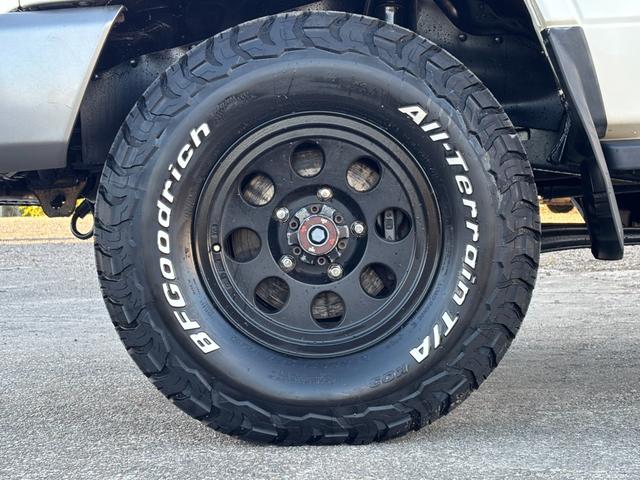 ランドクルーザー70 ピックアップ ランクル70/ランクル79/ユーザー買取車/30thアニバーサリーピックアップ/ガソリン/5MT/ETC/BFグッドリッチKO3ATタイヤ(2365/85R16)/社外16AW(11枚目)