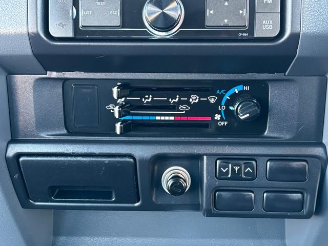 ランドクルーザー70 ピックアップ ランクル70/ランクル79/ユーザー買取車/30thアニバーサリーピックアップ/ガソリン/5MT/ETC/BFグッドリッチKO3ATタイヤ(2365/85R16)/社外16AW(42枚目)