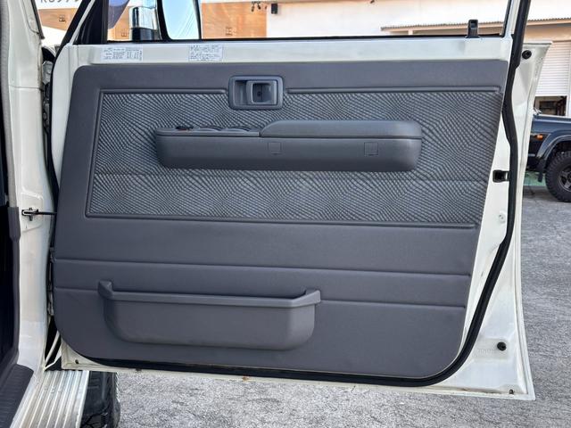 ランドクルーザー70 ピックアップ ランクル70/ランクル79/ユーザー買取車/30thアニバーサリーピックアップ/ガソリン/5MT/ETC/BFグッドリッチKO3ATタイヤ(2365/85R16)/社外16AW(48枚目)